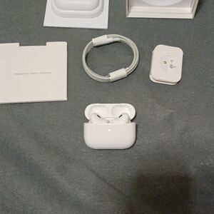 Apple White Wireless Earbuds